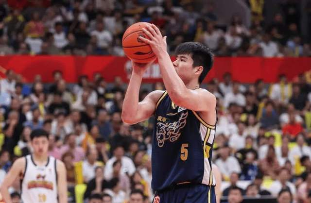 陈家政两场轰35+9+4助 破杜锋质疑成焦点